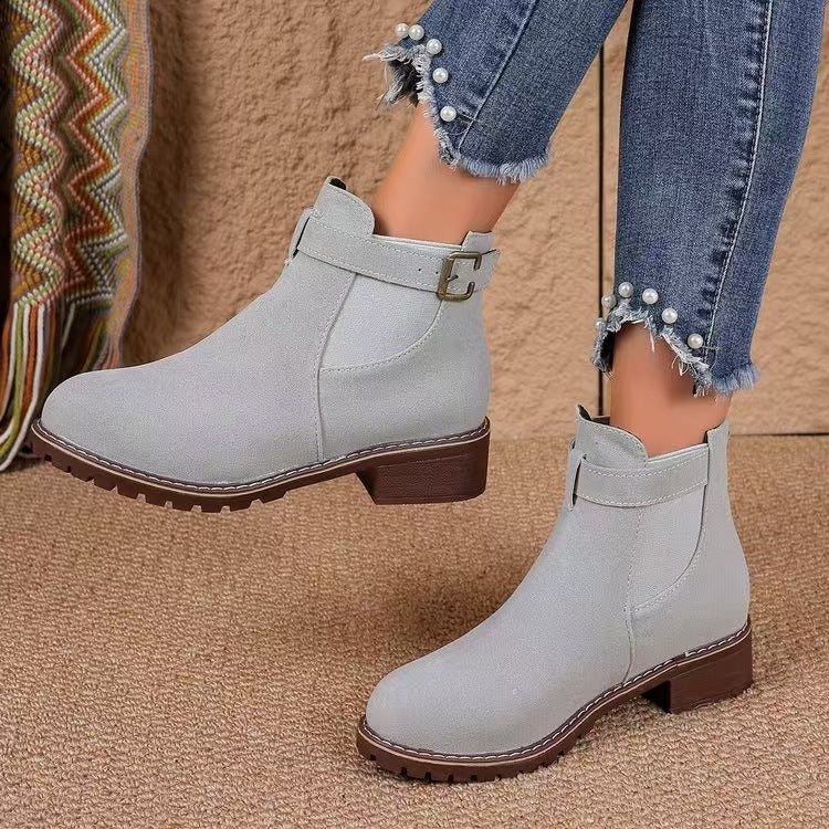 CHLOE | Elegant boots with straps