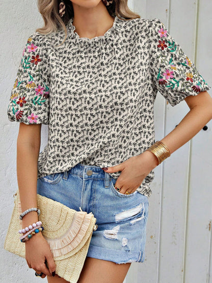 MEGAN | Women´s blouse with flower design