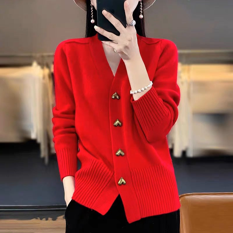 MARIANNE | Cardigan with heart shaped buttons