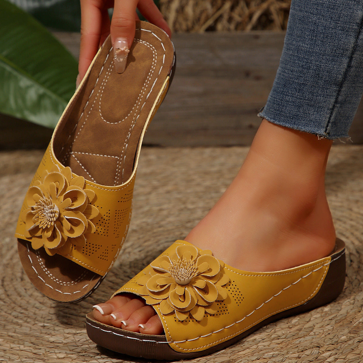 OLIVIA | Women´s elegant sandals with flower design
